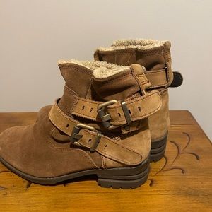 CAT Womens leather boots